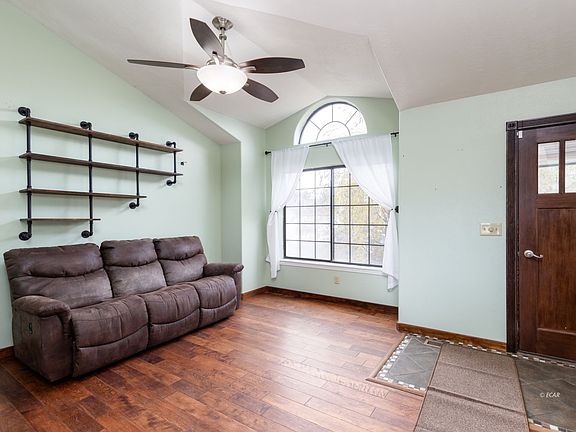 2nd image of 336 Poplar Dr