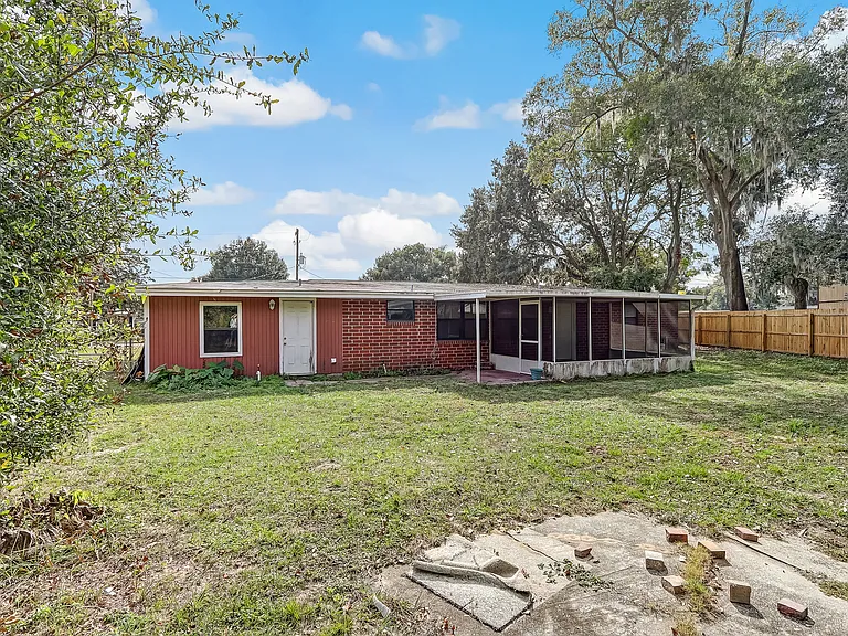 5761 Lake Lucina Dr S — Photo 39