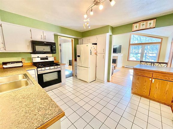 3rd image of 9 Highland Dr