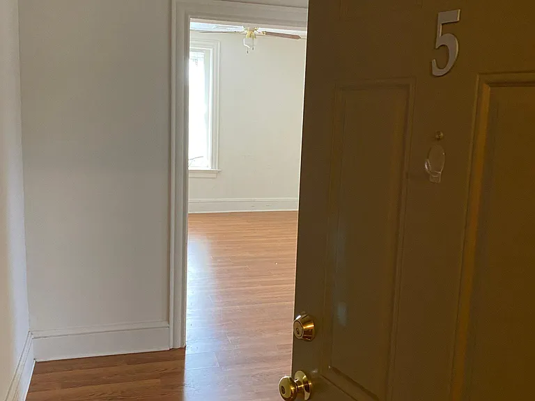 14 E Market St #5 — Photo 4