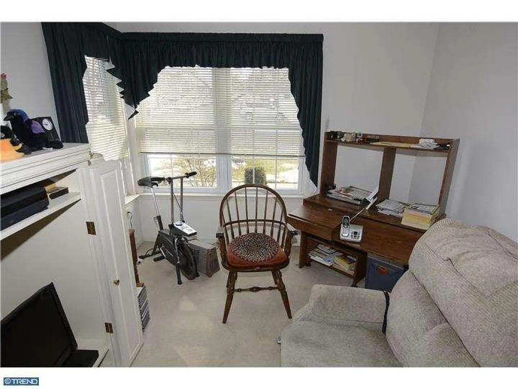 143 Hawthorne Ct photo 1