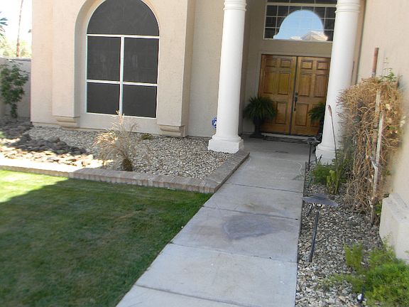 2nd image of 711 W Aire Libre Ave