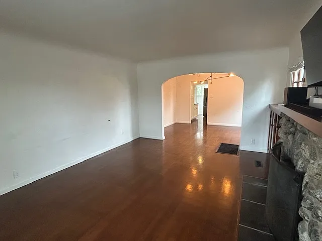 432 S Ash St — Photo 3