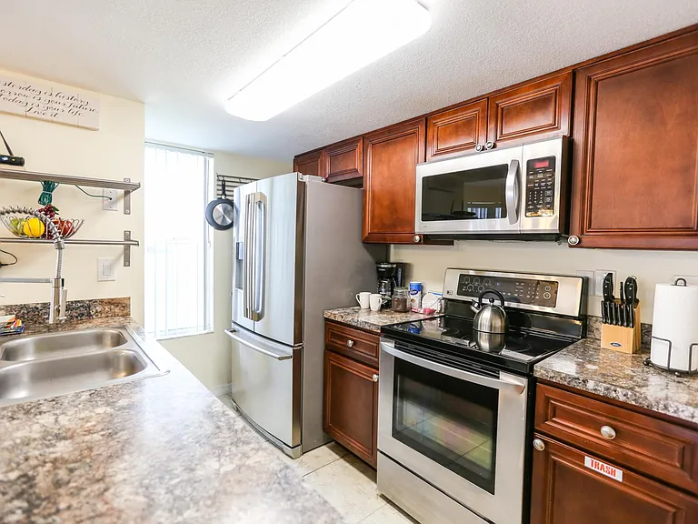 2489 Sweetwater Club Cir #81 — Photo 4