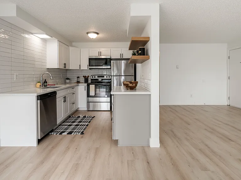 9105 SE 32nd Ave #2 — Photo 2