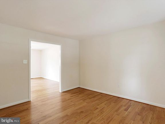 4th image of 111 Etnam St