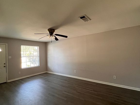 5th image of 1601 University Pkwy W #34