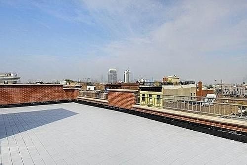 Building Photo 4