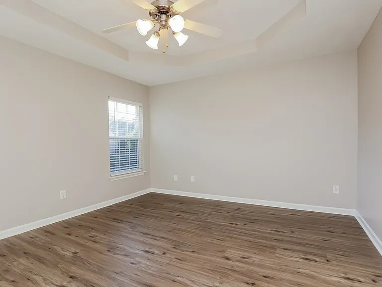 804 Birchmill Point N — Photo 10