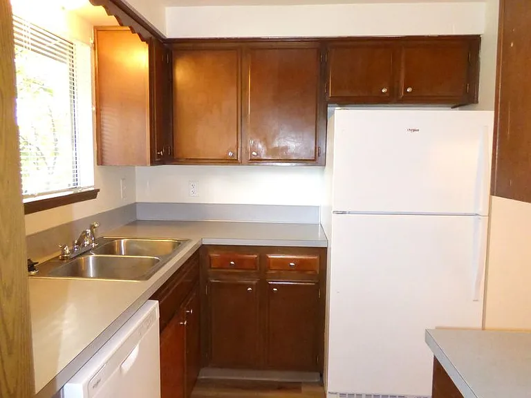 4824 Falcon Ct NE — Photo 7