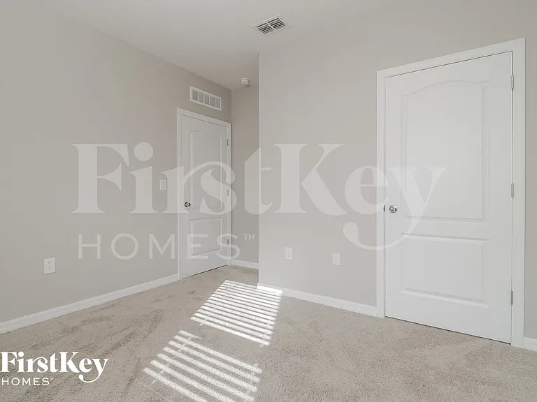 325 Aberdeen Dr — Photo 13