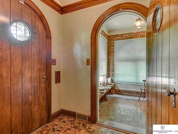 4th image of 4766 Bedford Ave