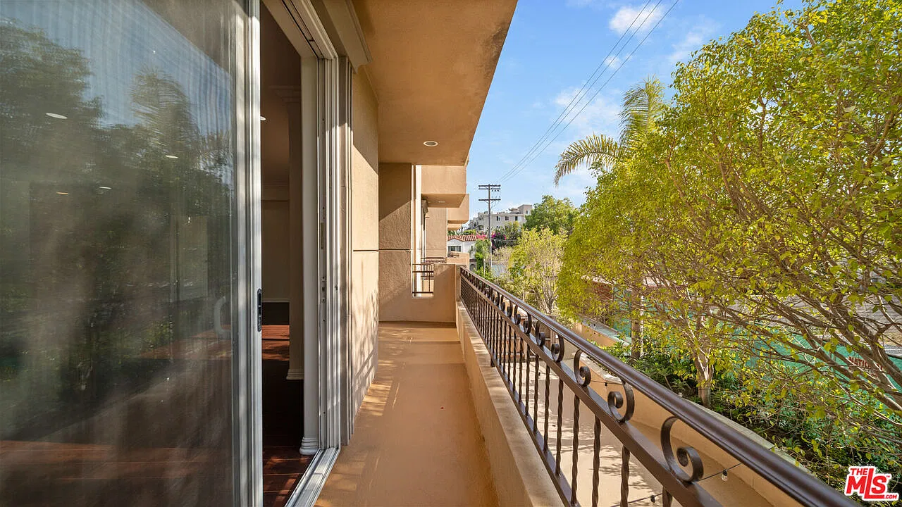 2 bed, 2.5 bath, 1700 sqft, $4,850 — Photo 4