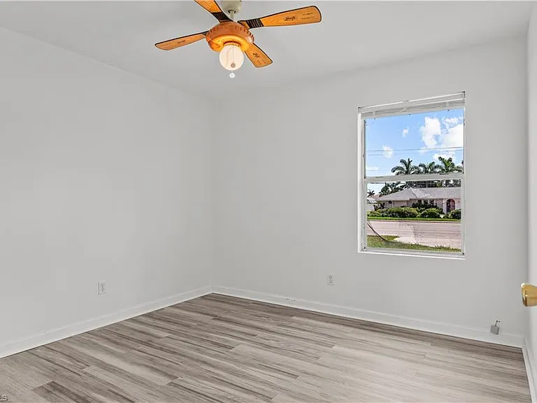 612 Santa Barbara Blvd — Photo 19