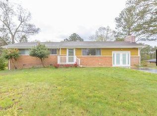 204 Hilltop Dr, Rossville, GA