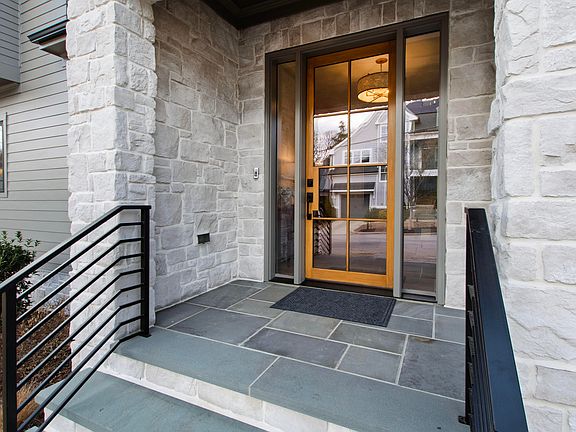 5th image of 1614 Carson St