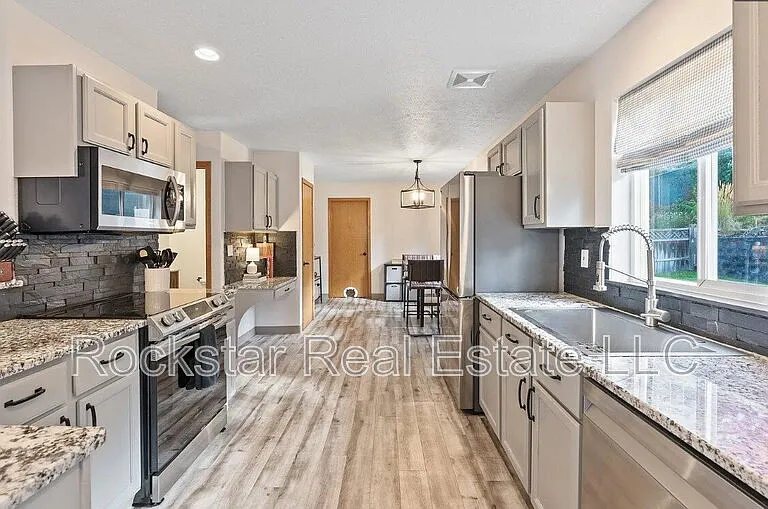 607 W Persimmon Ln — Photo 29