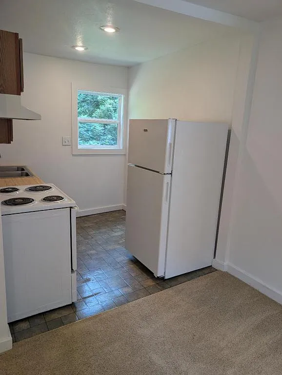 6021 Madison Street — Photo 3