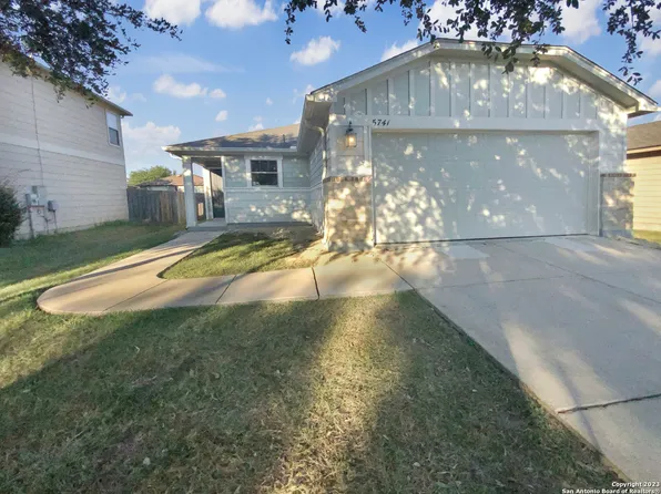 5741 MAXFLI DR, Schertz, TX 78108