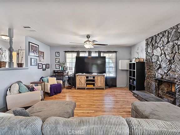 5th image of 16371 Adelia St