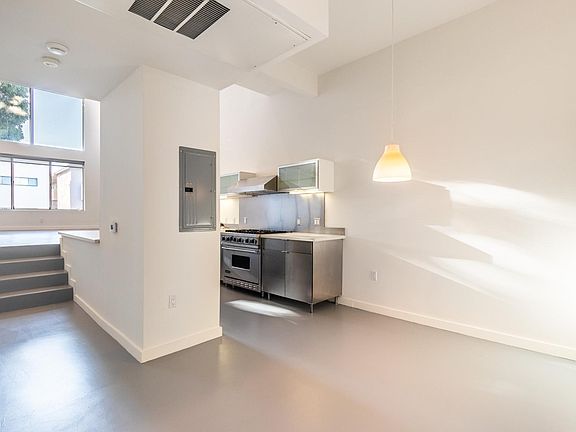 3rd image of 1040 N Curson Ave APT 2