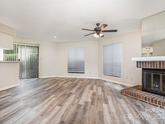 4th image of 8151 Cedar Glen Dr