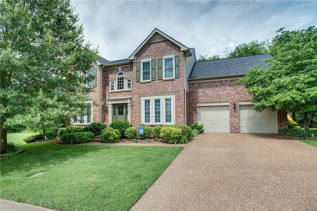 1st image of 1352 Buckingham Cir