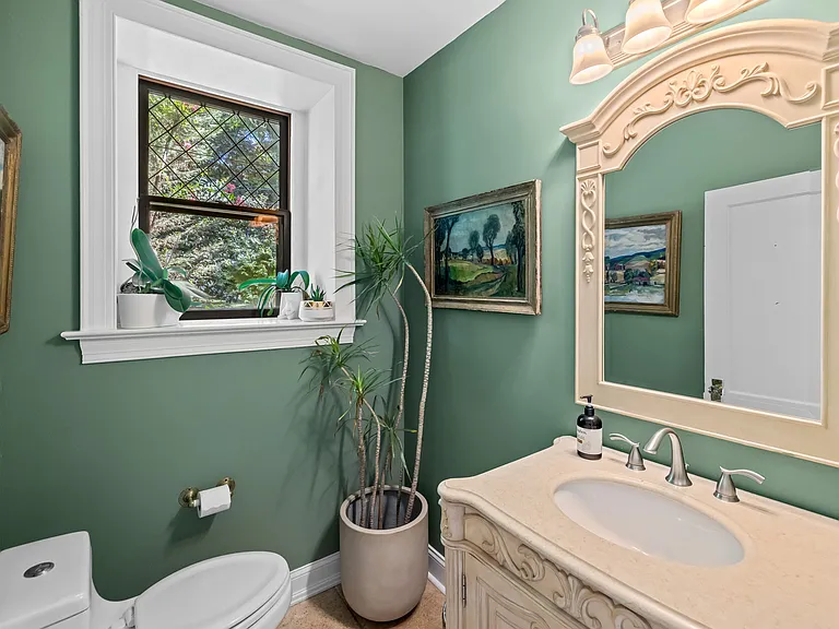 2329 Porter St NW — Photo 13