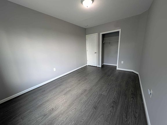 5th image of 2118 E Hoffman St
