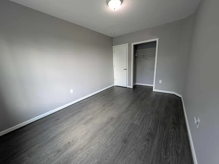 2118 E Hoffman St — Photo 13
