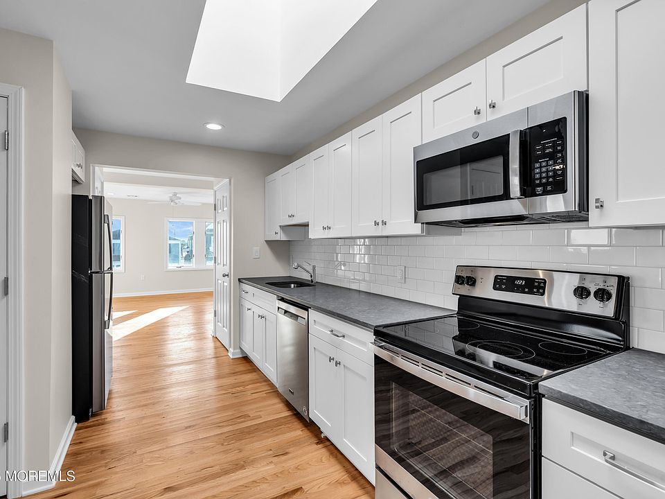 1st image of 525 Washington Blvd #A
