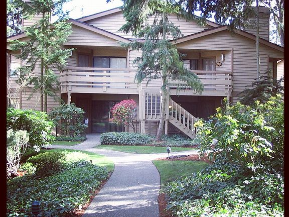 5th image of 1449 Bellevue Way NE APT B