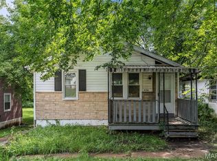 9708 Winkler Dr, Saint Louis, MO 63136