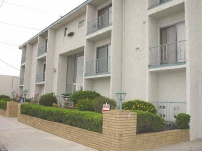1st image of 4783 W 133rd St APT 9