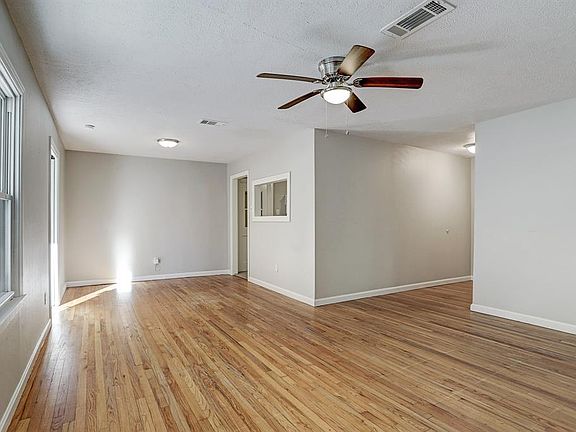 3rd image of 1224 Kirsten St
