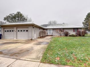 108 3rd St, Dewey, IL 61840
