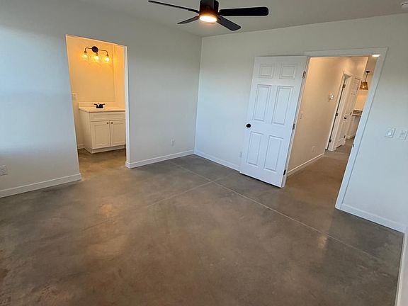 3rd image of 1912 N Quartz Dr
