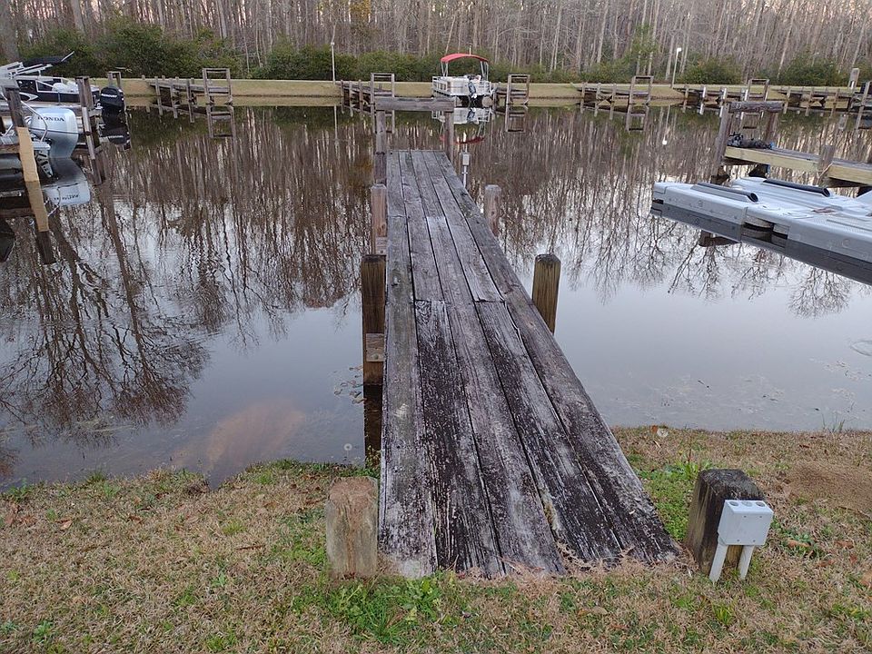 2nd image of 0 Woodlake Boat Slip
