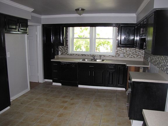 5th image of 852 Kenmore Ave #2