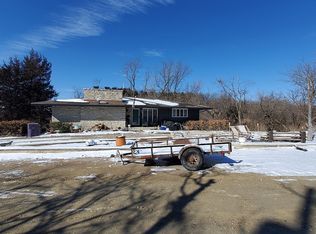 630 Spring Hill Ln, Manhattan, KS 66502