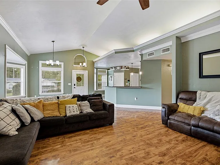 11516 NW 16th Pl — Photo 10