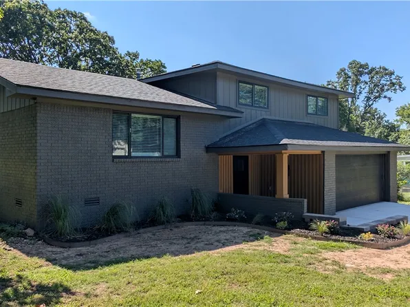 68 N Woodridge Rd, Rogers, AR 72756