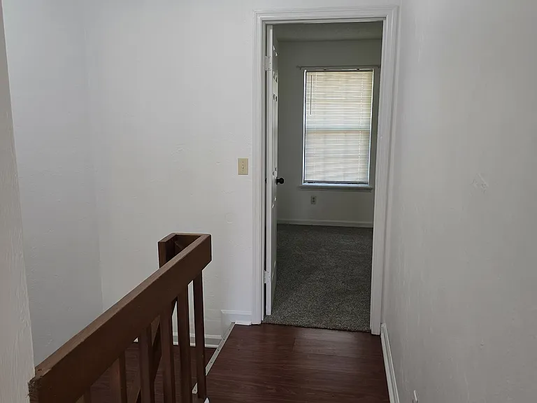 2218 Timberwood Cir N — Photo 13