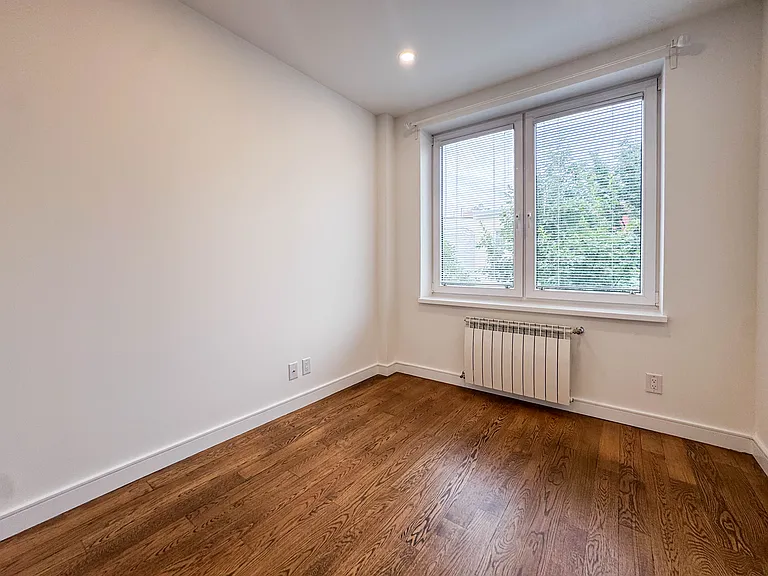 689 Leonard St #3A — Photo 10