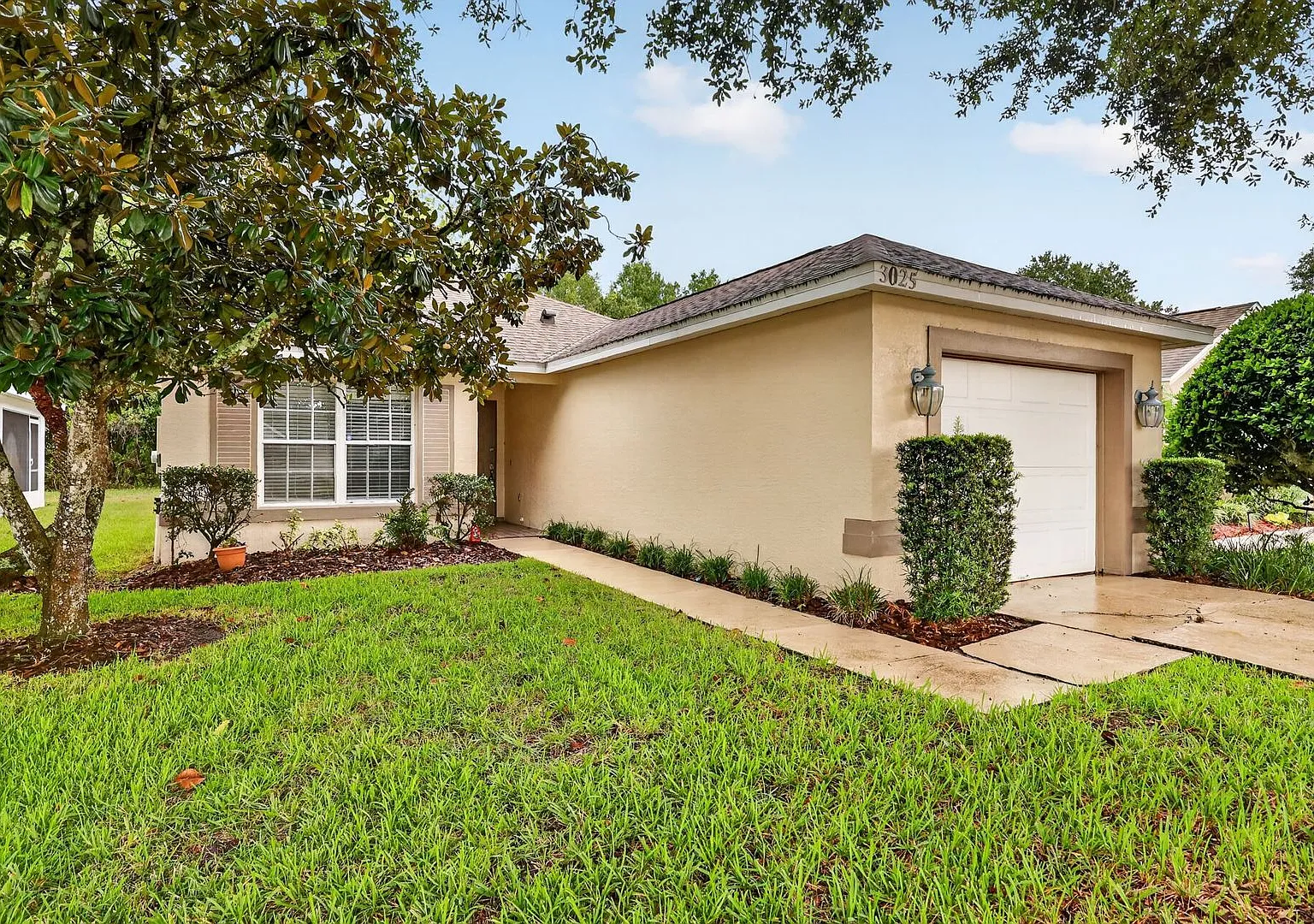 Charming 2BR Home in the Country Club of Mount Dora — Photo 2