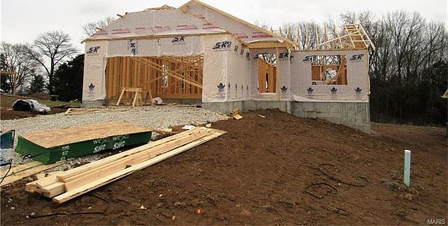 2nd image of 526 Crestfall Dr