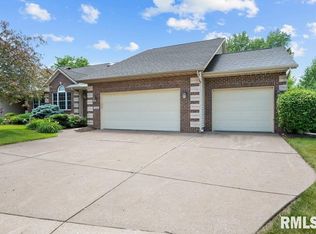 3304 14th St, Silvis, IL 61282