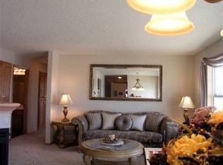 920 Fairfield Pl, Isanti, MN 55040