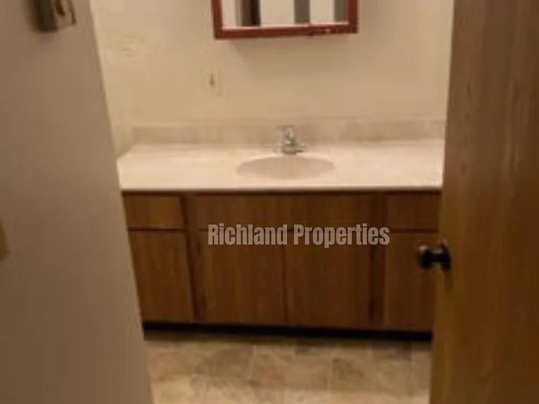 300 W Clay St #5 — Photo 4