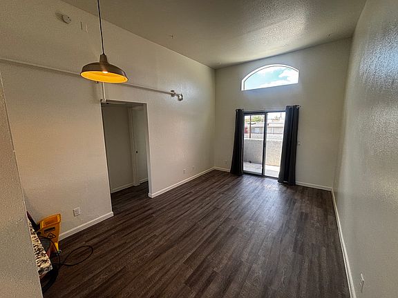 4th image of 1701 N Park Ave #9